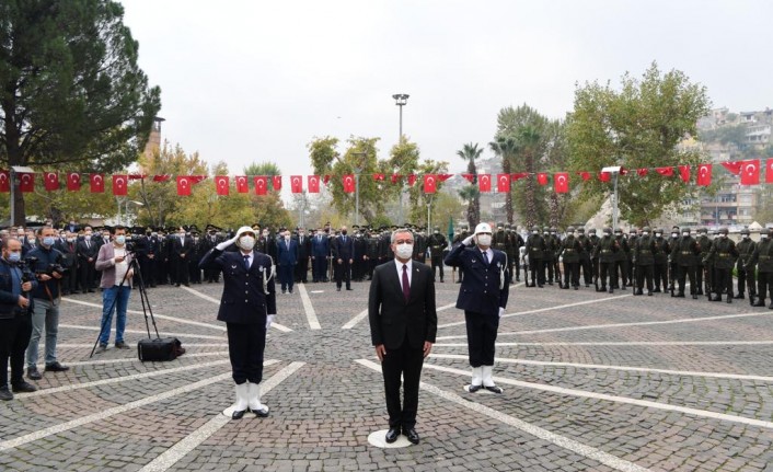 Başkomutan Atatürk Törenlerle Anıldı