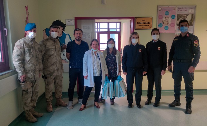 İl Jandarma Komutanlığından Üniversitemiz Tıp Fakültesi Hastanesine Anlamlı Ziyaret