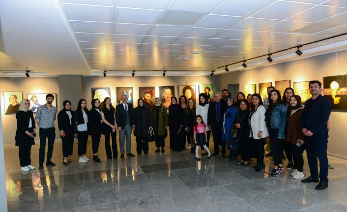 KSÜ’de, GSF 3. Sınıf Öğrencilerinin Atölye Çalışmalarından Oluşan Resim Sergisi Açıldı