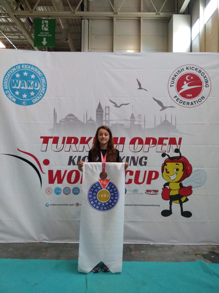 Öğrencimiz Şehri Yavuz, Kick Boks’ta 9. Kez Dünya Şampiyonu Oldu